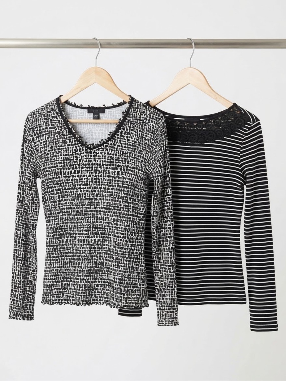 Womens tops Liz Claiborne & Chaps 2-Shirts Black & White Long Sleeve Tops Size L